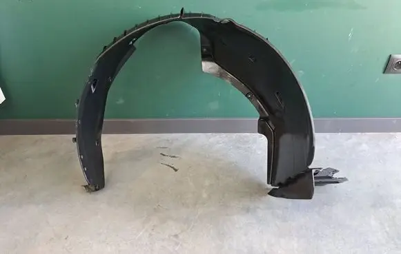 Suzuki Swift III Front arch 7232153R01