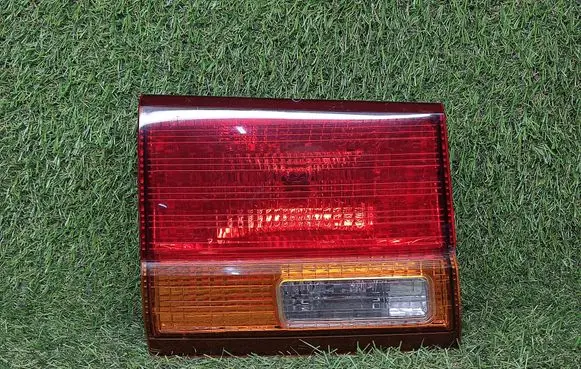 Nissan Elgrand Tailgate rear/tail lights