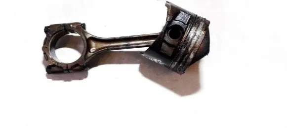 Mitsubishi Carisma Piston with connecting rod