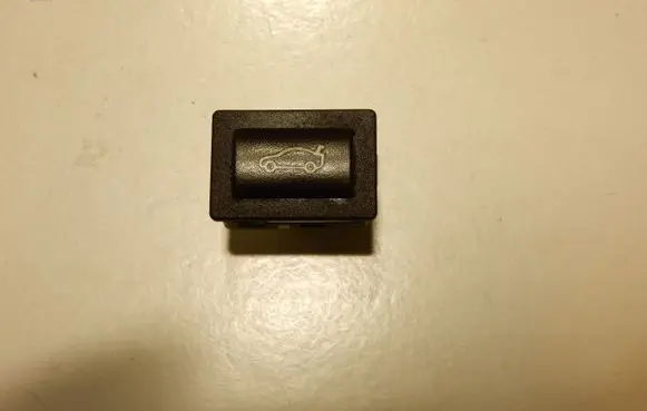 BMW 5 E60 E61 Tailgate opening switch 6921846 56136