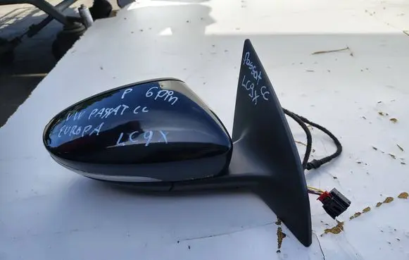 Volkswagen PASSAT CC Front door electric wing mirror
