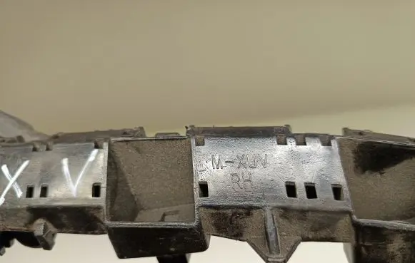 Subaru XV I Front bumper mounting bracket