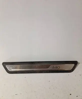 Hyundai i40 Front sill trim cover 858833Z100