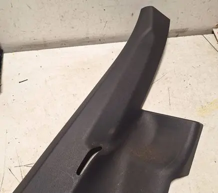 Audi Q7 4L (B) pillar trim (bottom) 4L0867768A