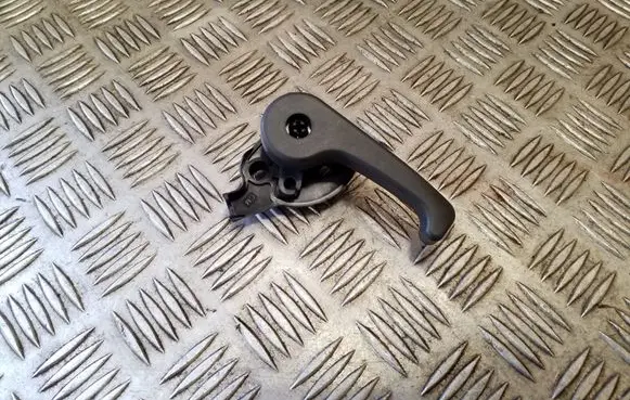 KIA Sportage Engine bonnet (hood) release handle