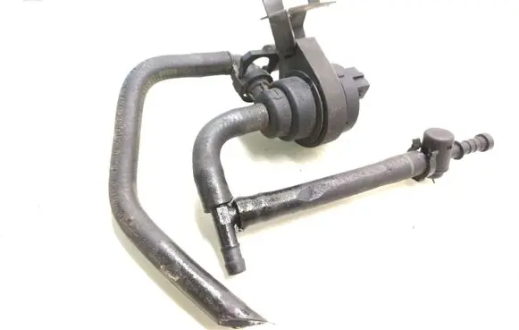 BMW 5 E39 Vacuum valve 1748875
