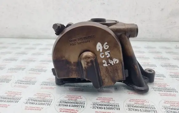 Audi A6 S6 C5 4B Oil pump 078115132C