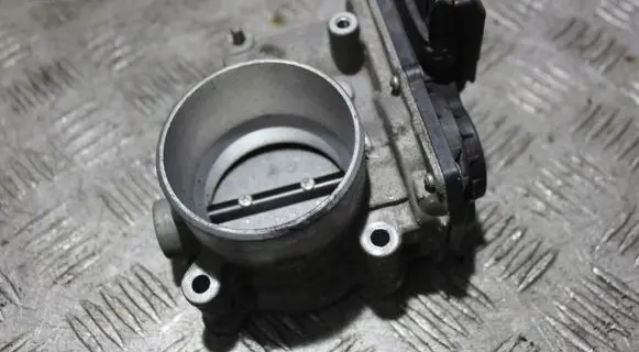 Mazda 3 III Throttle body valve 