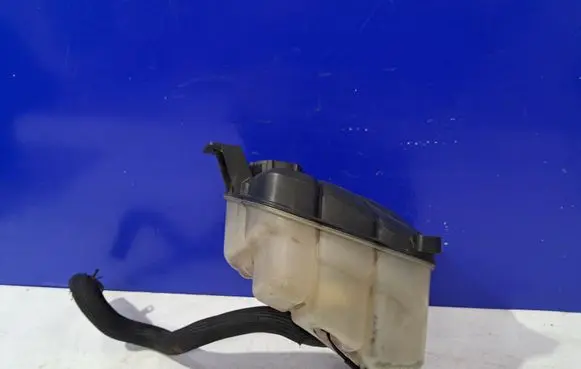 Coolant expansion tank/reservoir