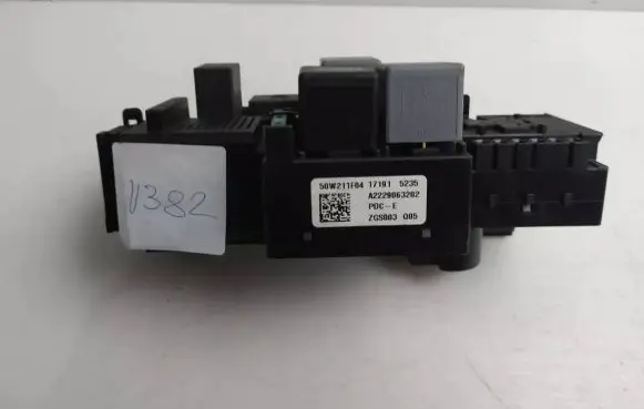 Mercedes-Benz C W204 Fuse module A2229063202 50W211F04 171915235