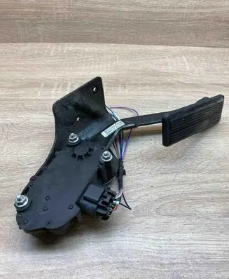 Chrysler Grand Voyager IV Accelerator throttle pedal 034PE4203 WITHPLUG