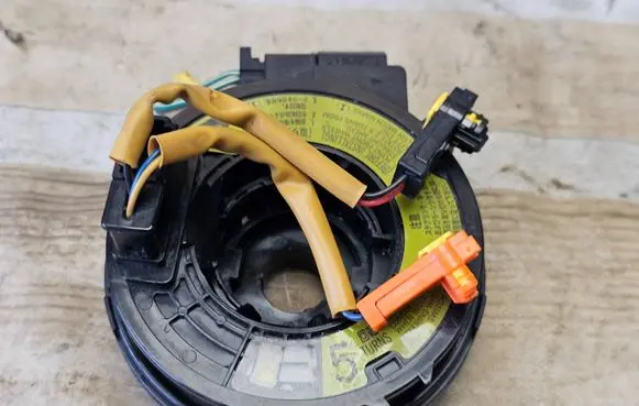 Pontiac Vibe Airbag slip ring squib (SRS ring)