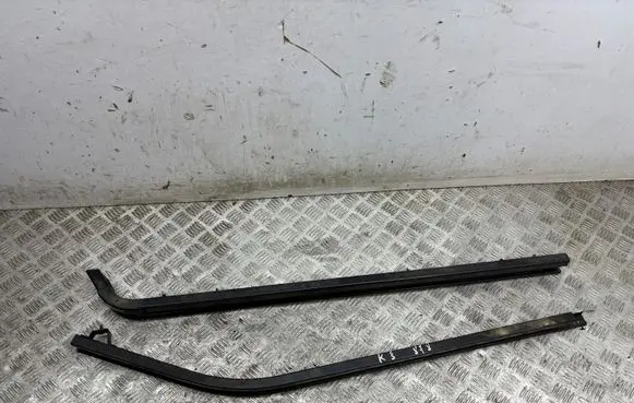 Opel Vivaro Sliding door upper top rail 