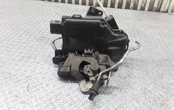 Audi A6 S6 C5 4B Rear door lock 4B0839015B