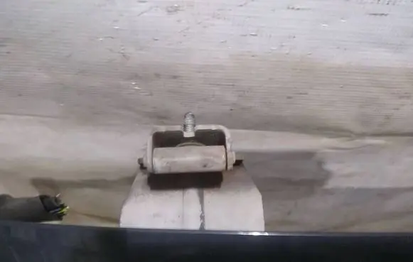Peugeot 307 Tailgate/trunk/boot hinge 