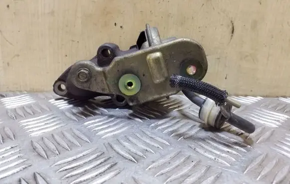 Toyota Corolla E120 E130 EGR valve 2562027070 1350004390