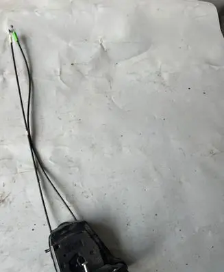 Toyota Prius (NHW20) Rear door lock 