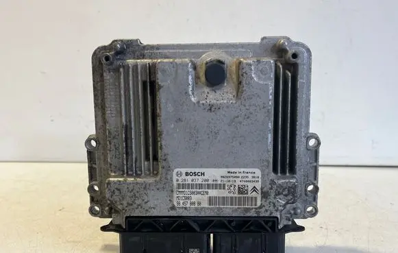 Opel Vivaro Engine control unit/module 0281037200 9826975080 9845780880