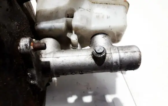 Mazda Xedos 6 Master brake cylinder 3X25