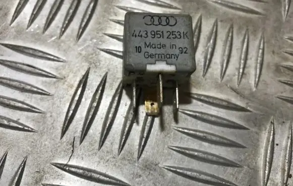 Volkswagen PASSAT B5 Other relay 443951253k 899512