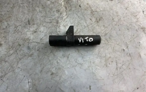 Mercedes-Benz Vito Viano W639 Crankshaft position sensor A0031532728