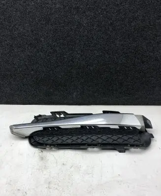 Jaguar XF Front bumper lower grill 8X2315K232