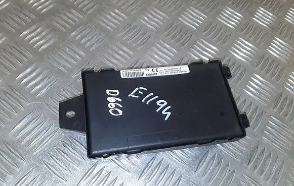 Dacia Duster Engine control unit/module 8201068829