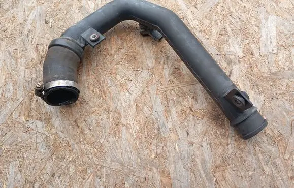 Intercooler hose/pipe