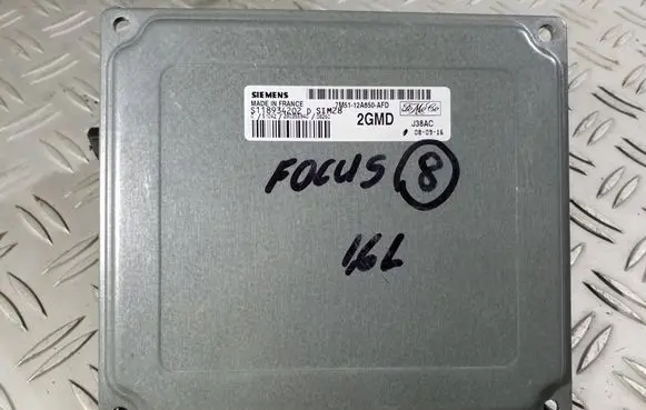 Ford Focus Engine control unit/module 7M5112A650AFD S118934202 J38AC