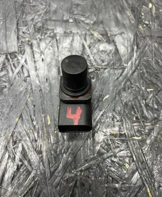 BMW 7 E65 E66 Camshaft position sensor 7792256 259160 0626