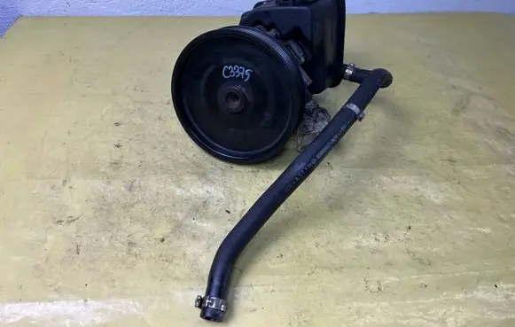 Mercedes-Benz C W204 Power steering pump A0044667001