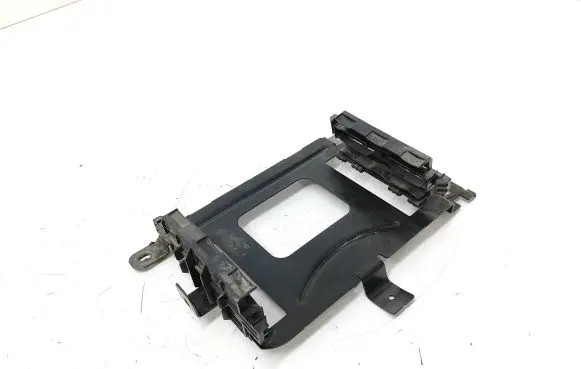 Audi Q3 8U Other engine bay part 5N0906214B