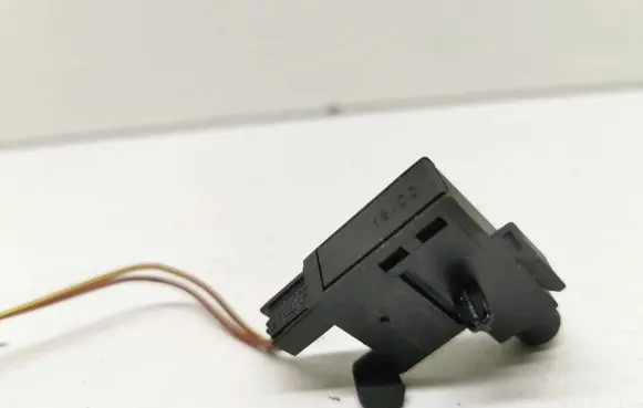 Volkswagen Golf IV Hand parking brake sensor 1J0947561