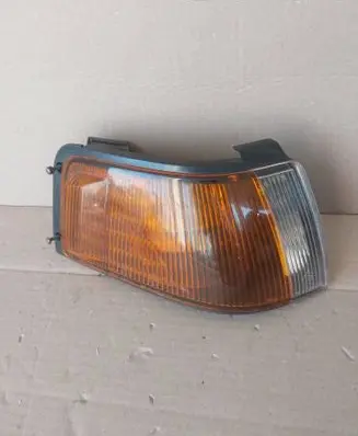 Mazda 323 Front indicator light 21061301R