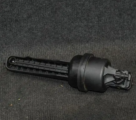 Mercedes-Benz CLS C218 X218 Other engine bay part A2045010206
