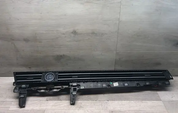 Volkswagen PASSAT B8 Dash center air vent grill 3G1858416