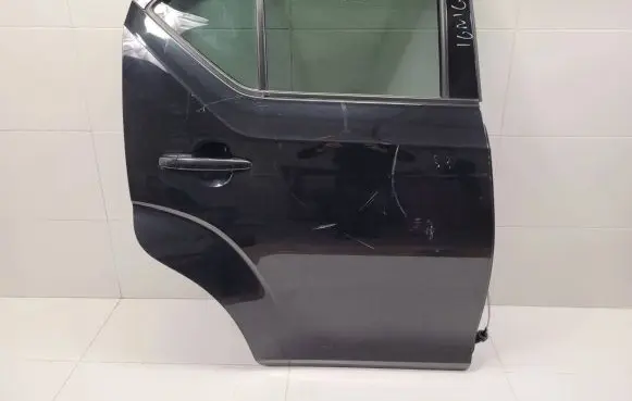 Suzuki Ignis Rear door