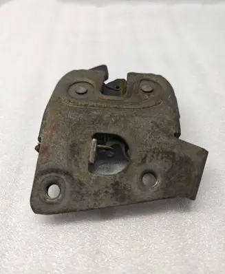 BMW 5 E60 E61 Seat back rest lock catch 7112863 7119759