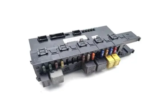 Mercedes-Benz C W203 Fuse module 2095450701 5DK008486 5DK008486-11