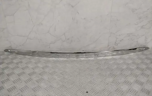 Tesla Model S Tailgate trim 102664900D