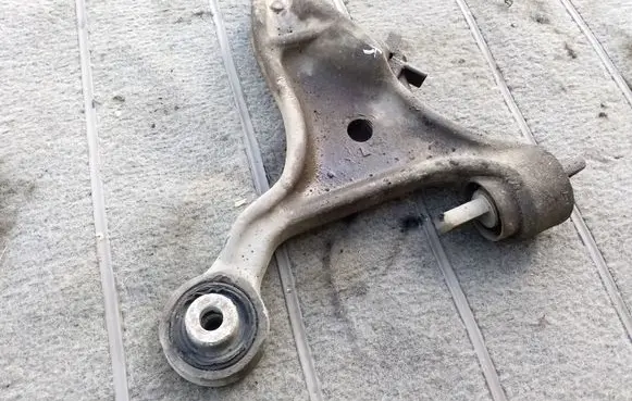 Volvo V70 Front lower control arm/wishbone