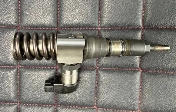 Volkswagen PASSAT B6 Fuel injector 03G130 041087 1109221