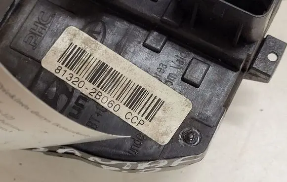 Hyundai Santa Fe Front door lock 813202B060