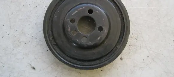 Volkswagen Golf V Crankshaft pulley 03G105243