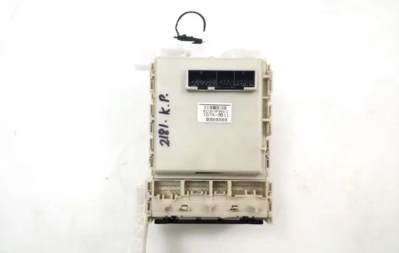 Toyota Verso Fuse module 827300F060