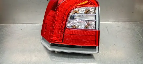 Volvo V70 Rear/tail lights 2VA01152703 240821