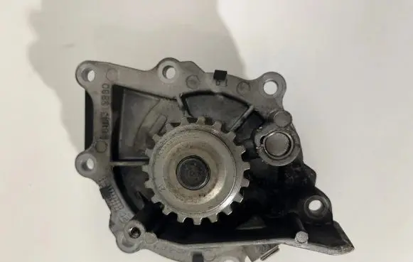 Opel Vivaro Water pump 9684319880