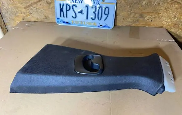 BMW 2 F45 (B) pillar trim (top) 7337605