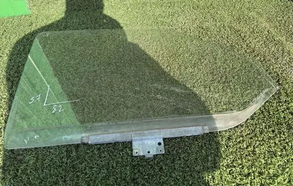 Volkswagen Transporter - Caravelle T4 Front door window glass four-door 43R001352 357839571