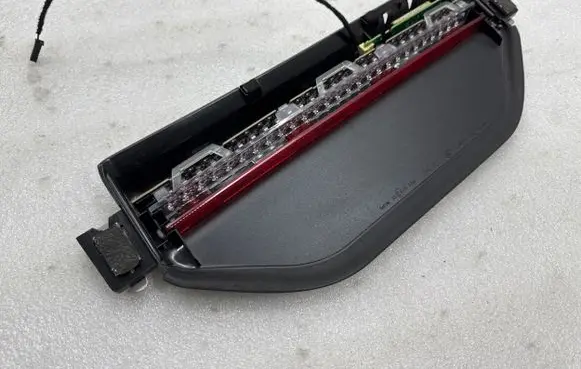 Tesla Model Y Third/center stoplight 163248600B DC521353A1411 129202118453